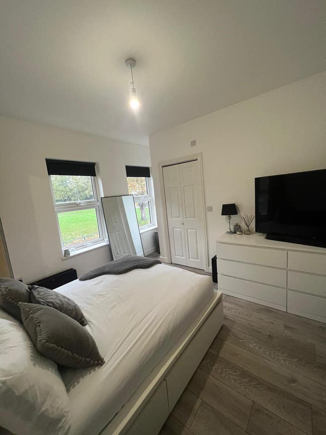 Ensuite Xl Double Room - 5 Mins to Train Station Main Photo