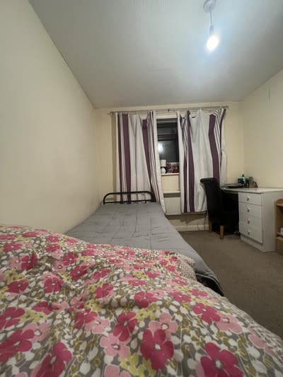 Single Spacious Room Main Photo