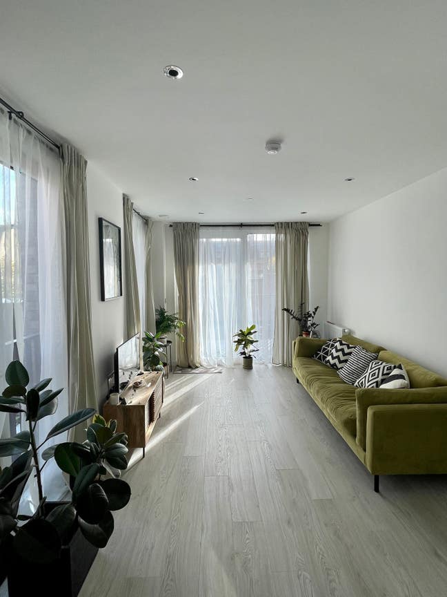 SHORT LET: 8 weeks - Entire 1 bed flat Whitechapel Main Photo