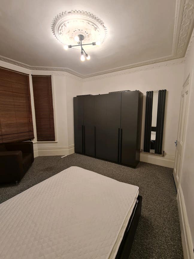 Large double room Main Photo