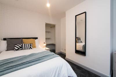 Beautiful double room - Langford Street Main Photo