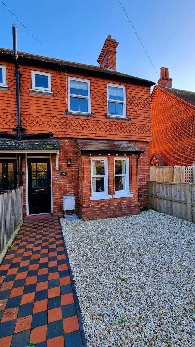 Double Room in Refurbished House  Main Photo
