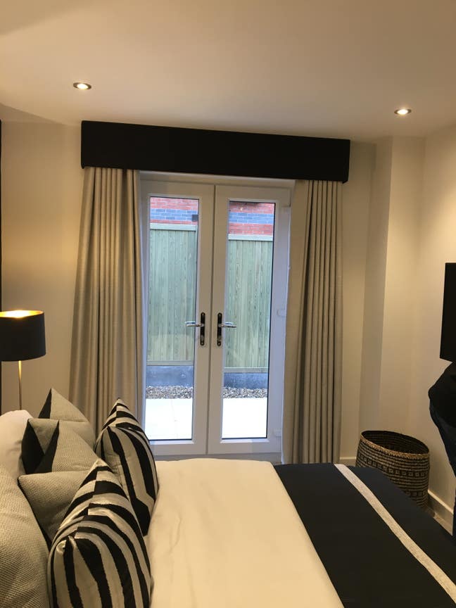1 Beautiful Room available for sharing  Main Photo