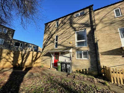 🤩🏥 Spacious Double Near City Hospital, PE3 7LQ Main Photo