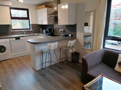 One Bedroom Flat,  Close  Ctral Railway Station Main Photo