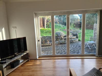 Beautiful mezzanine annexe studio (bills included) Main Photo