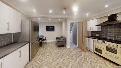  High End Luxury Rooms  Main Photo