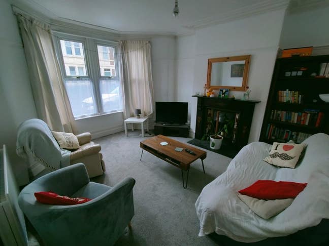 Large double room in cosy shared house Main Photo