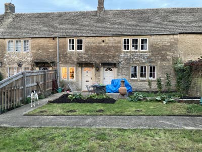 Double bedroom, lovely Chippenham house with dog  Main Photo
