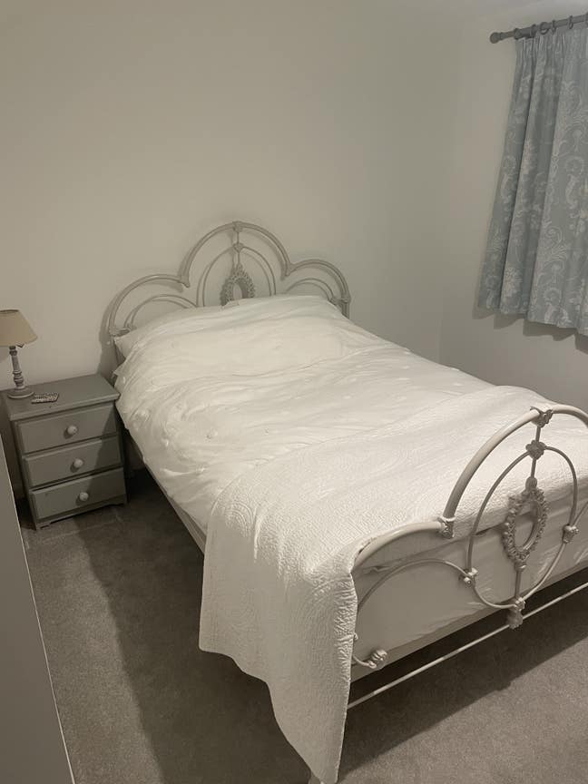 Double room with use of own bathroom  Main Photo