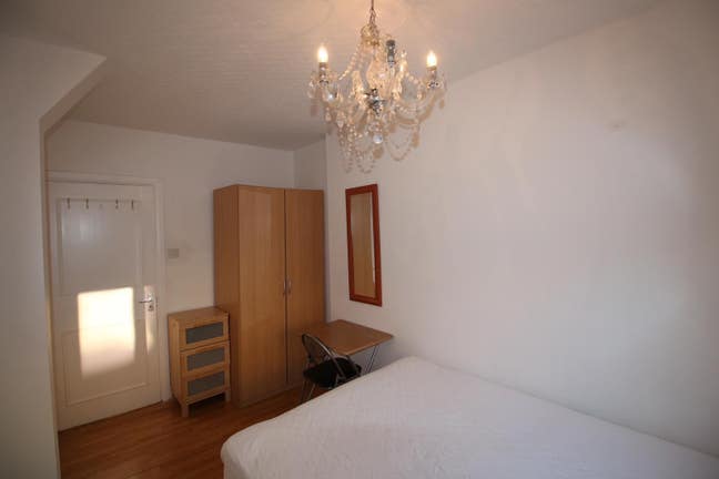 Large Double Room Main Photo