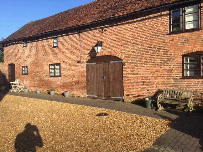 Barn Conversion All Bills included HS2 Welcome Main Photo