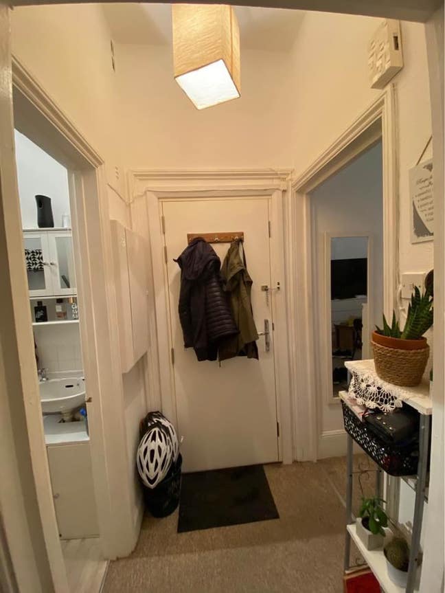Cosy and bright 1 bedroom flat in superb location Main Photo
