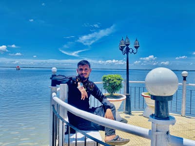 I am a professional male aged 31. I am lookin... Main Photo