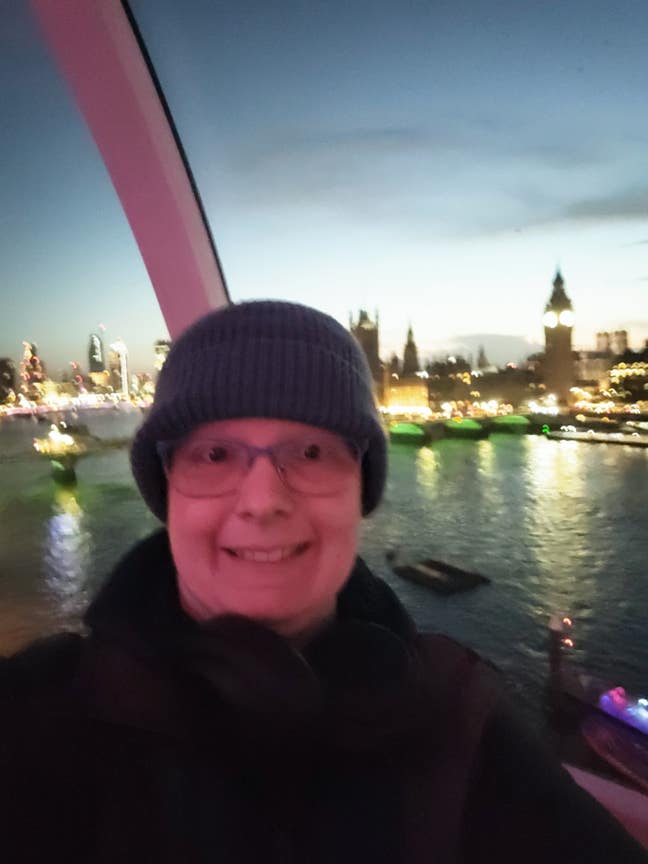 Professional Female looking for a room to rent Main Photo