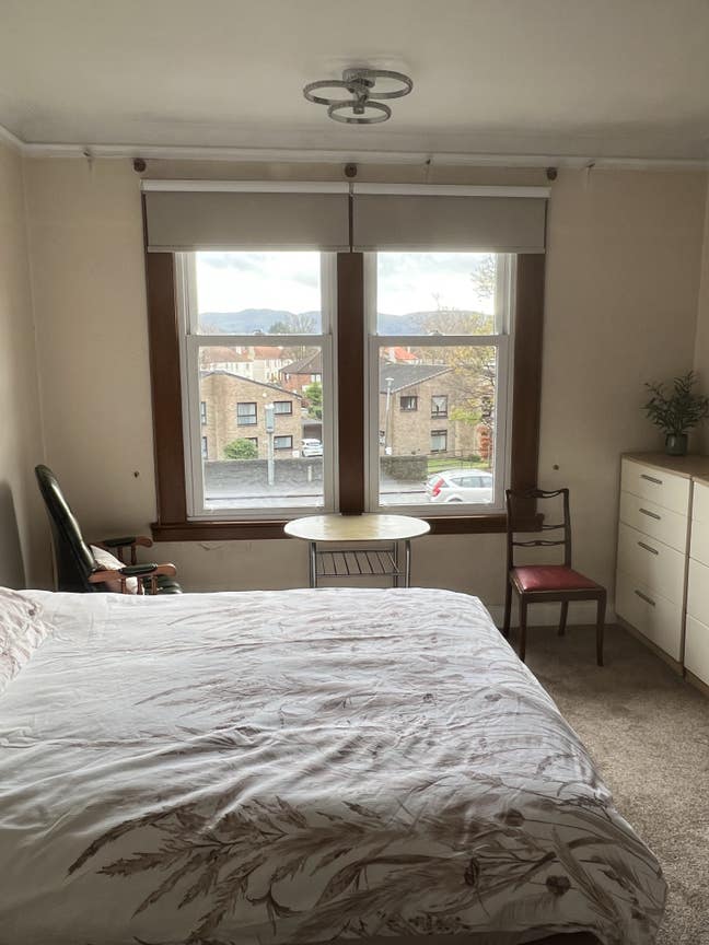 Large Light Double Room : Single Ocupancy Only!!  Main Photo
