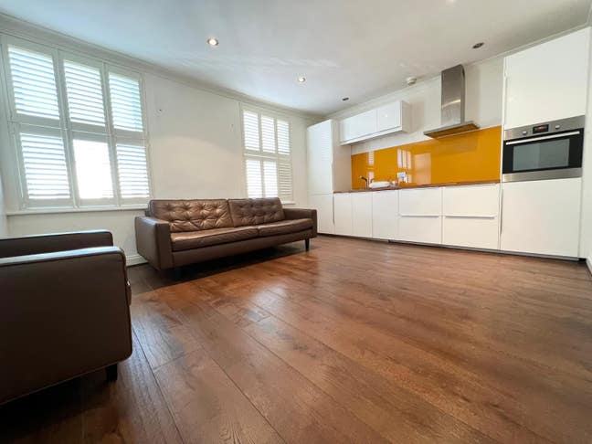 Superb 3 Bedroom Apartment W/ Terrace in Holloway Main Photo
