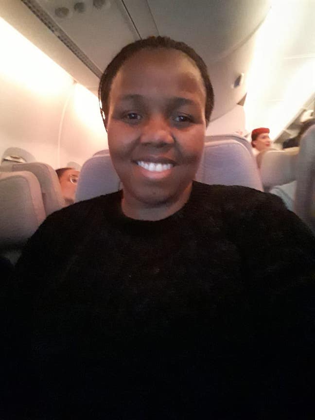 Professional lady seeking for a room to rent Main Photo