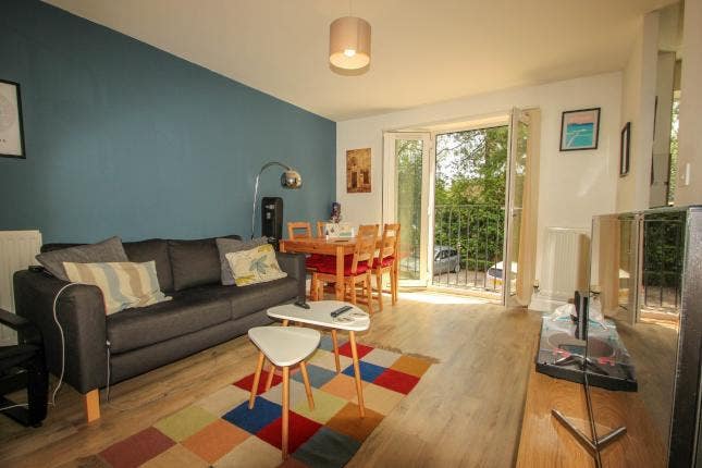 Lovely Double Room with Private Bathroom Main Photo