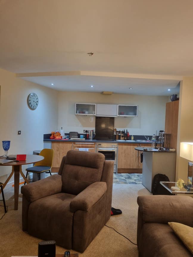 City centre apt private secured parking  Main Photo