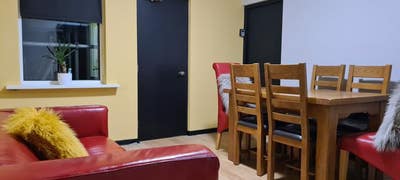 Double Rooms in Town Centre Location Main Photo
