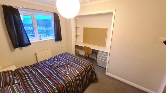 Large furnished double bedroom - bills included Main Photo