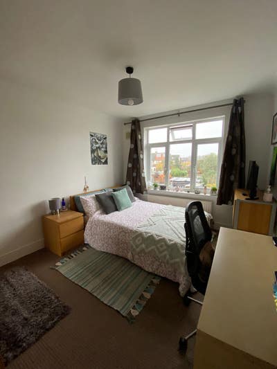 All bills incl, bright spacious double room  Main Photo