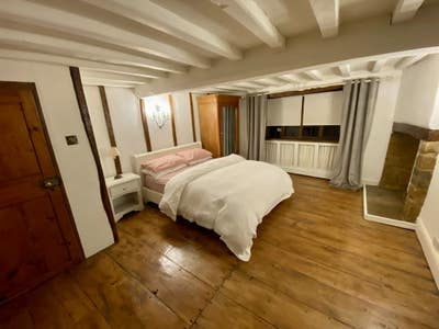 Double Room in Characterful Farm House  Main Photo