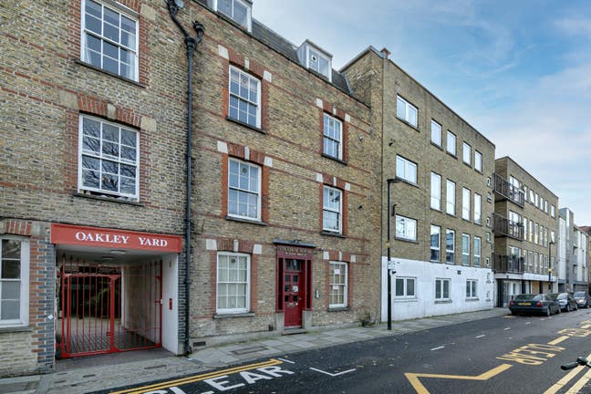 Top Floor Flat in Bacon Street Just Of Brick Lane  Main Photo