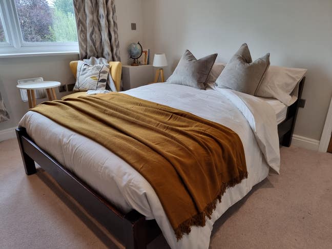 Bright, comfortable dble room in spacious home, W3 Main Photo