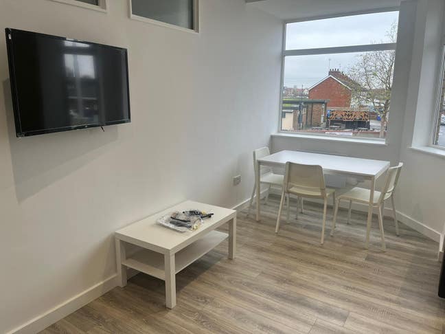 3 Bed Furnished Avail Now HU3 (Anlaby Rd) Main Photo