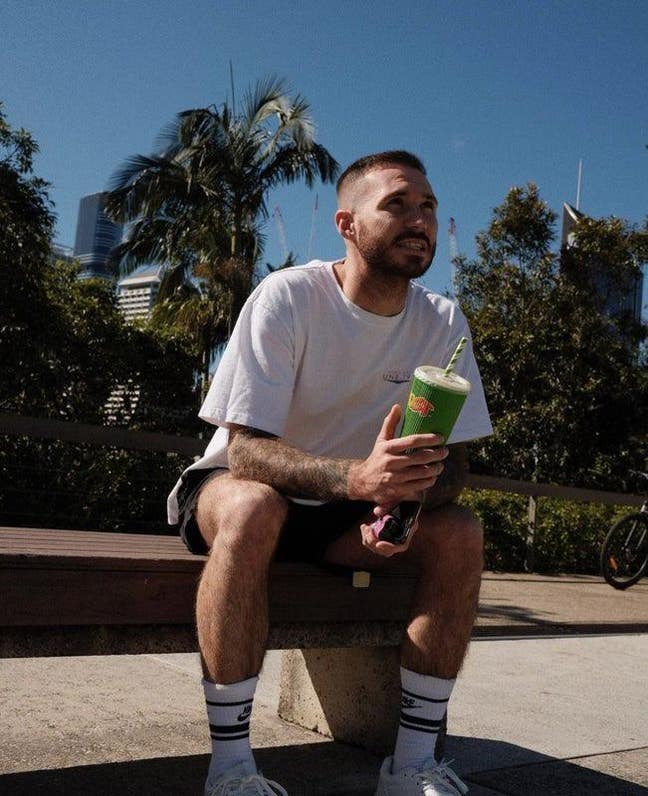 Looking for room Main Photo