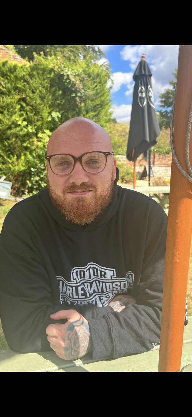 Professional Male seeks a double room Main Photo