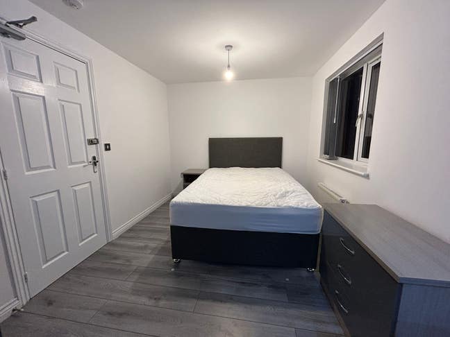 High Specs Studio  (suitable for couple or single) Main Photo