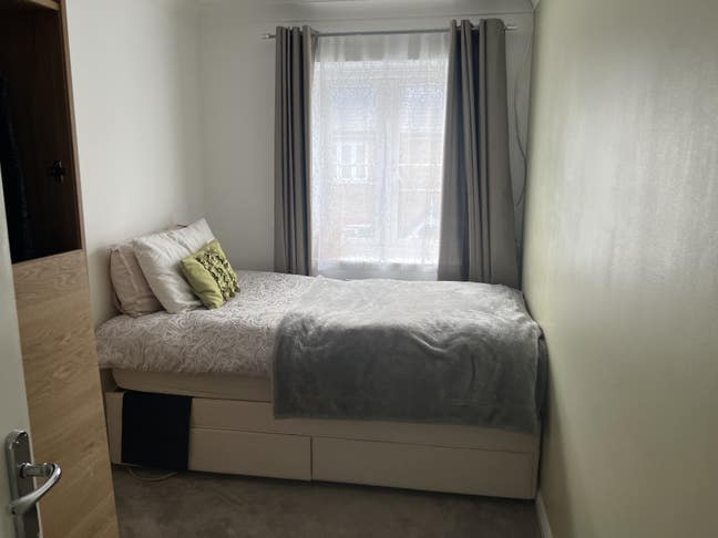 Single Room available  Main Photo