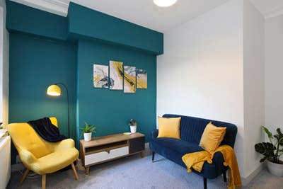Professional En-Suite Room 50% off 1st Months Rent Main Photo