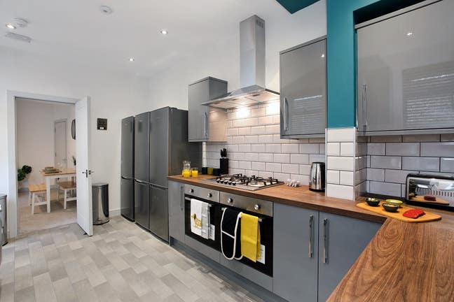 Professional En-Suite Room 50% off 1st Months Rent Main Photo