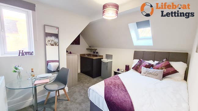 Furnished double bedroom with all bills & WiFi inc Main Photo