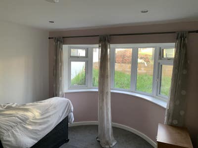 Bungalow with 1 x bedroom to Let. Main Photo