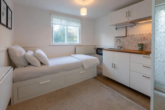 Self Contained Studio, Bills inc Thorpe £700 Pcm Main Photo