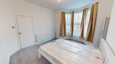 Double Room for 2 people in a House Share, N17 Main Photo