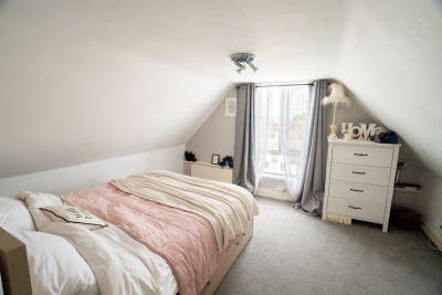 King Bedroom All Bills Included Main Photo