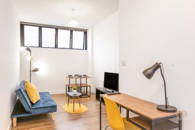 Split Level Studio Apartment - All Bills Inc Main Photo