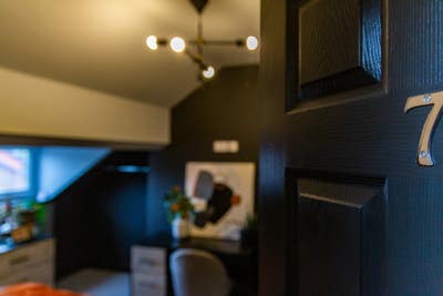 🌟 Town Centre - Modern Living Main Photo