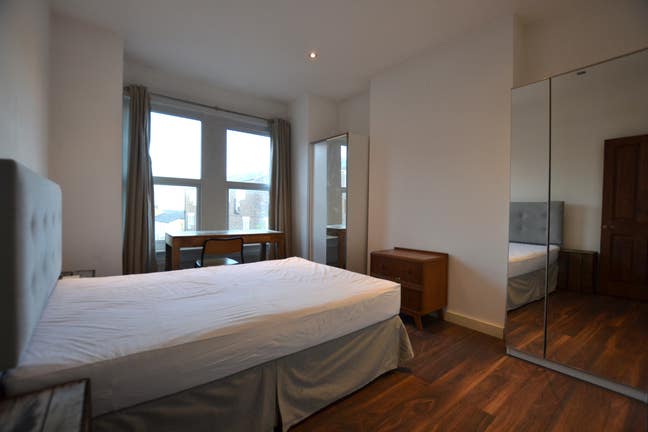 Fully Furnished Double Room Available October  Main Photo