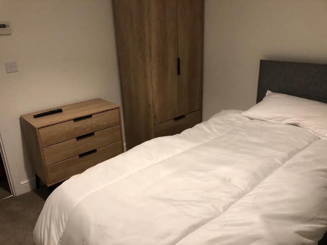 En-suite Room to let in shared house new build  Main Photo