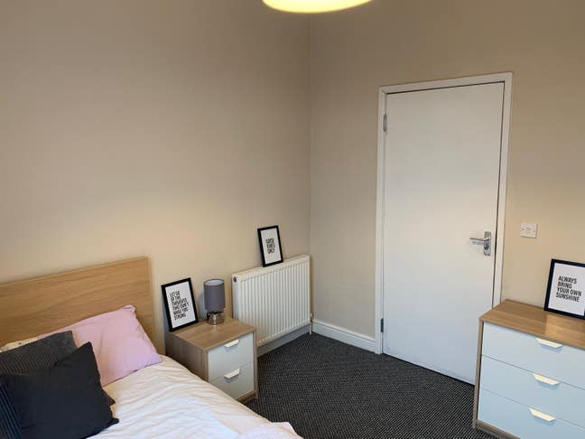 Massive house, great en-suite room Main Photo