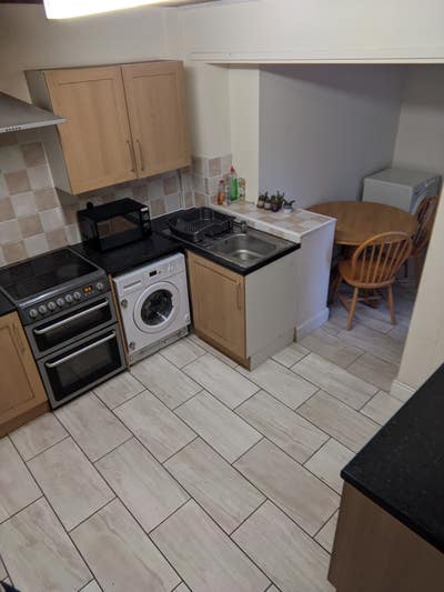 Good location house share  Main Photo