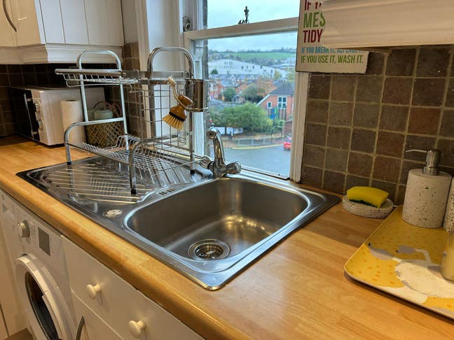 Furnished Room in Stoke Road - Near Train Station Main Photo