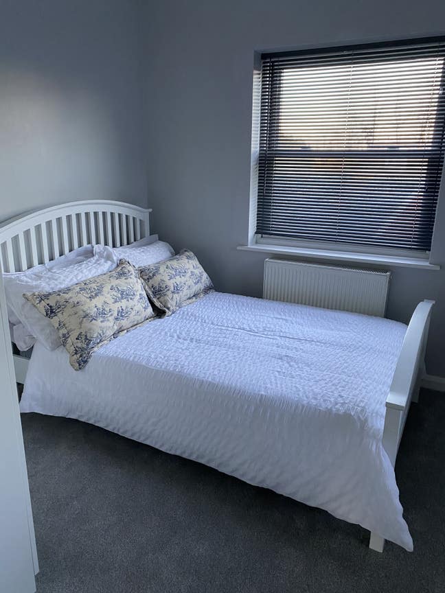 Room with private bathroom  Main Photo